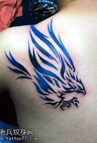 modello di tatuaggio totem spalla aquila