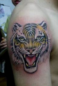 brazo aspecto bo e dominante cor tatuaxe cabeza de tigre