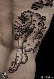 Černá šedá větrný bod trn tygr tetování vzor