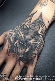 pola tato harimau kebencian di tangan