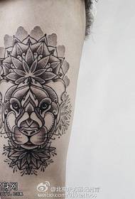 Patró de tatuatge de tigre Brahma de cuixa