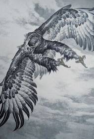Eagle Tattoo Pattern: Dapeng spārnu tetovējuma modeļa attēls
