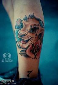 modello di tatuaggio leone popolare gamba