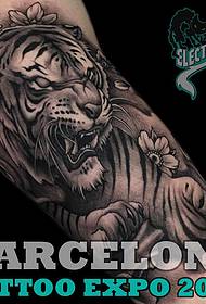 ຮູບແບບ Tattoo Tiger ໃຫຍ່