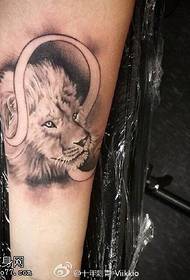 arm söta lilla lejon tatuering mönster