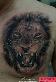 modello di tatuaggio testa di leone bianco e nero super bello maschio e femmina
