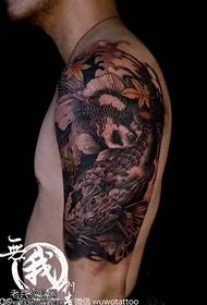 modello del tatuaggio del calamaro del braccio