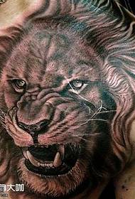 uzorak tetovaže grudnog lava