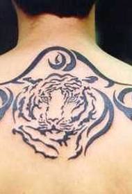 terug tijger totem tattoo patroon