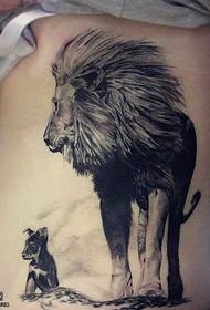 Bauch großer Löwe Tattoo Muster