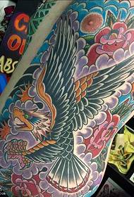břicho akvarel velký orel tetování vzor