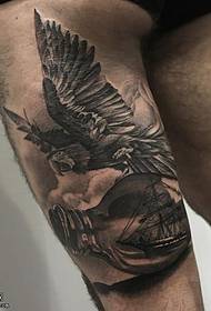 ຮູບແບບການສັກກະໂປງຂາ eagle tattoo