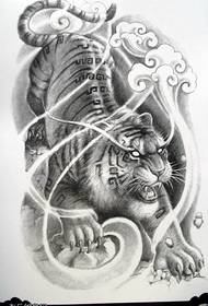 isang pattern ng tattoo ng tiger na nakasalalay