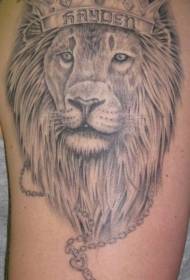 modellu di tatuaggi di leone marrone di spalla
