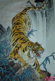 immagine feroce del manoscritto del tatuaggio di colore della tigre