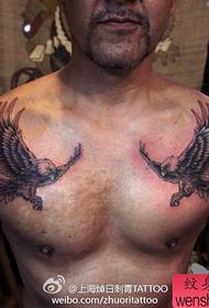 modello di tatuaggio aquila cool petto anteriore maschile