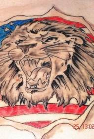 背色咆哮的獅子與美國國旗紋身