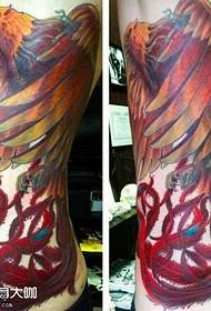 patró de tatuatge d'àliga vermella