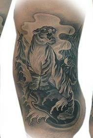 poikien vyötärö suosittu komea vuori tiikeri tatuointi malli