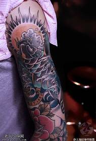 Modello di tatuaggio koi cinese stile tradizionale