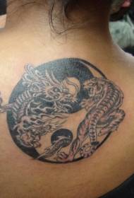 takana juorut lohikäärme ja tiikeri taistelevat tatuointi malli