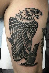 patró de tatuatge d'àguila de vedella