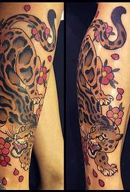 model tatuaj tigru realist 129304 - model de tatuaj tigru linie picior