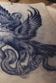 Eurooppalainen kotka käärme tatuointi käsikirjoitus