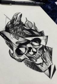 Juodos pilkos spalvos eskizo „Creative Classic“ kaukolės ir „Eagle“ tatuiruotės rankraštis