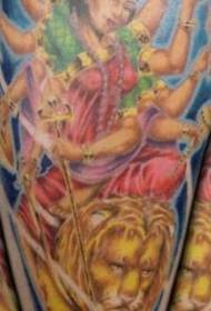 لون الذراع الهندوسية إلهة دوجا مع وشم الأسد