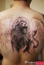 preporučuje se cijela leđa dominirajućih lava tetovaža djela