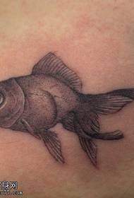 padrão de tatuagem realista peixinho preto