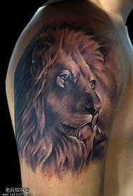padrão de tatuagem de rei leão dominador