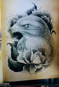 materiale del tatuaggio dell'aquila