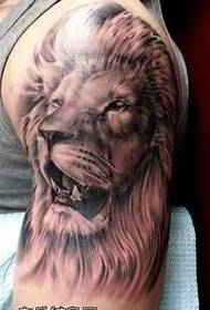 Татуировка с изображением льва Армстронг