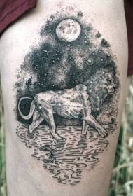 onye a na-ahụ maka ịkpụ nwa ọdụm ojii na mbara igwe Tattoo abalị