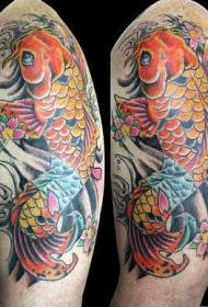 muški boja ramena koi riba tetovaža uzorak