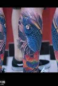 Kojų juodo kalmaro tatuiruotės modelis