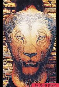 pilns muguras lauvas galvas tetovējums