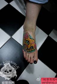 girl's instep cute and beautiful lion tattoo pattern