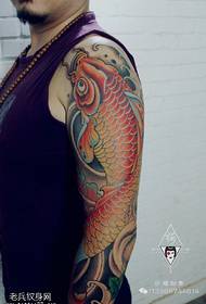 skouerrooi koi tattoo patroon