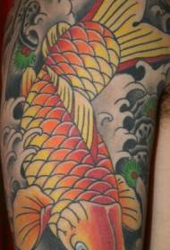 mudellu di tatuatu di pesce asiaticu koi d'oru