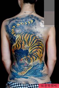 modèle de tatouage de tigre de couleur pleine arrière de beauté
