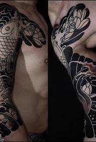 schouderpunt zwart grijs koi tattoo patroon