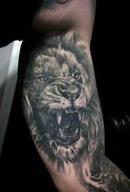 lengan besar di dalam gaya ilustrasi pola tato singa hitam dan putih menderu