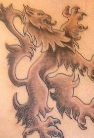 назад коричневий ревіння левиці татуювання візерунок