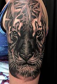 Groot tijger tattoo patroon