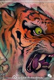 Осликана жестока тигрова тетоважа узорак