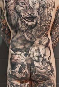 dominerande helrygg realistiska lejon tatuering mönster