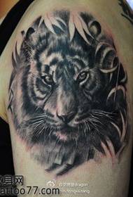 sikat na domineering arm tiger head tattoo pattern